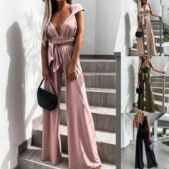 LEE | Elegant sleeveless jumpsuit with plunging V-neckline and wide legs